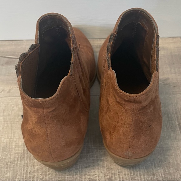 Call it Spring Booties - Picture 2 of 4